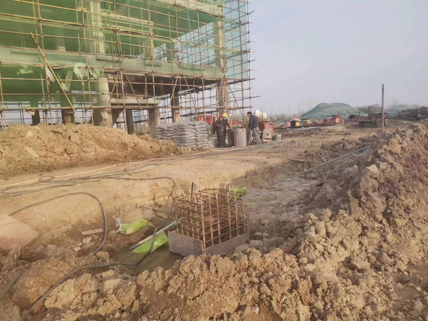 兴和当桥梁出现裂缝的时候应该及时加固修补